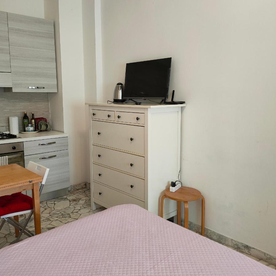 Anto Aircon Studio Monolocale A 15 Min Dal Centro Milan Bagian luar foto